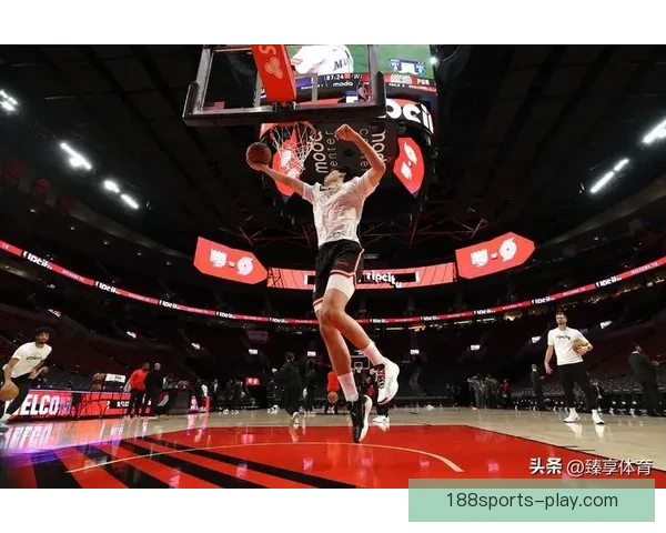 里程碑时刻克林根超小洛创造开拓者队史单赛季进攻篮板纪录